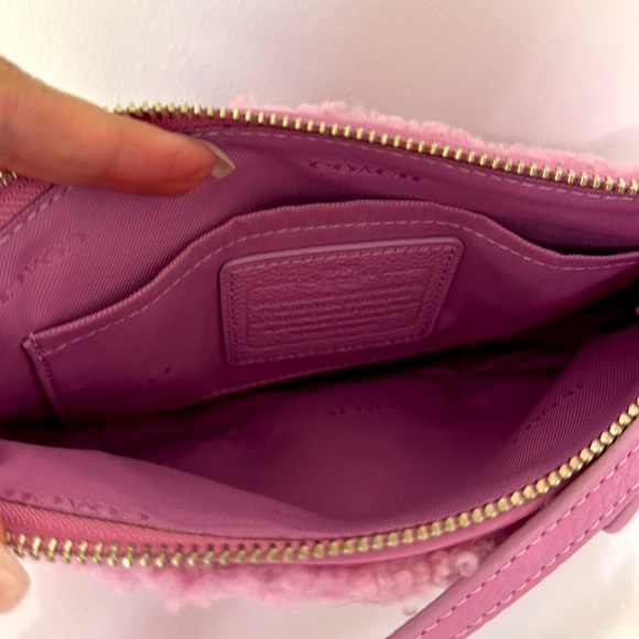 Coach Small Rhyder Bag Pink Shearling and Leather - Picture 6 of 9